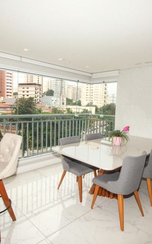 Apartamento à venda com 113m², 3 quartos e 2 vagas Apartamento à venda com 113m², 3 quartos e 2 vagasVaranda gourmet