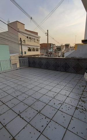 Casa à venda com 255m², 3 quartos e 2 vagas Casa à venda com 255m², 3 quartos e 2 vagasÁrea externa