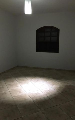 Casa para alugar com 360m², 4 quartos e 3 vagas Casa para alugar com 360m², 4 quartos e 3 vagasQuarto