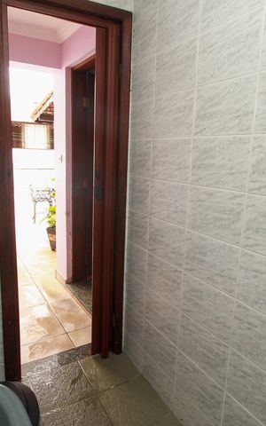 Casa à venda com 250m², 4 quartos e 8 vagasLavabo 2