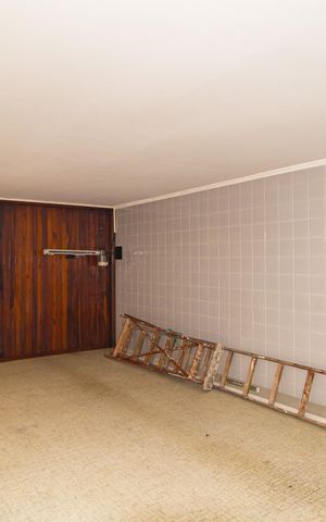 Casa à venda com 194m², 3 quartos e 3 vagas Casa à venda com 194m², 3 quartos e 3 vagasGaragem
