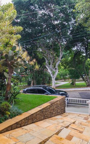 Casa à venda com 194m², 3 quartos e 3 vagas Casa à venda com 194m², 3 quartos e 3 vagasJardim e Entrada