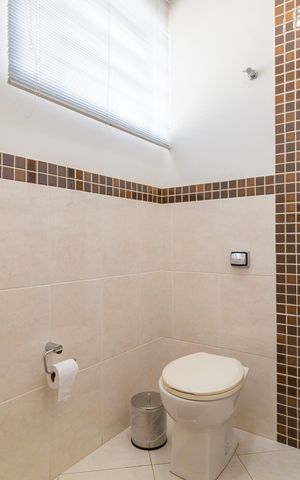 Casa à venda com 194m², 3 quartos e 3 vagas Casa à venda com 194m², 3 quartos e 3 vagasLavabo