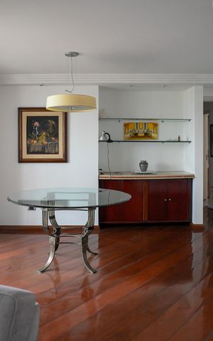 Apartamento à venda com 150m², 3 quartos e 3 vagas Apartamento à venda com 150m², 3 quartos e 3 vagasSala de Jantar