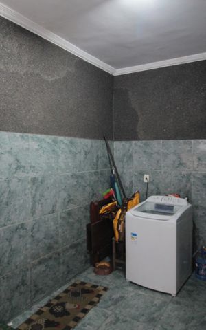 Casa à venda com 239m², 3 quartos e 3 vagasÁrea de Serviço