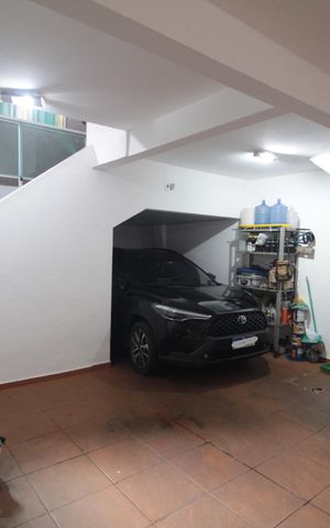 Casa à venda com 239m², 3 quartos e 3 vagasGaragem