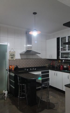 Casa à venda com 239m², 3 quartos e 3 vagasCozinha