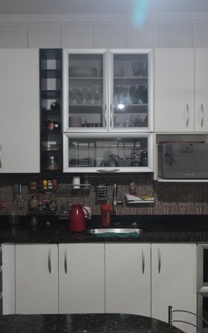 Casa à venda com 239m², 3 quartos e 3 vagasCozinha