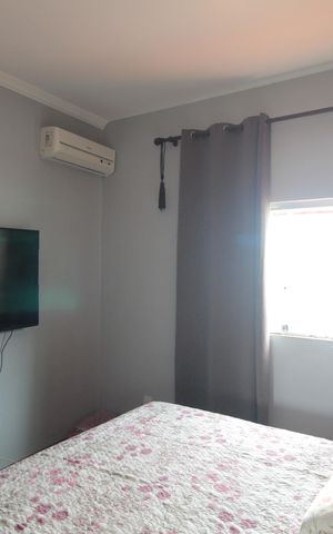 Casa à venda com 239m², 3 quartos e 3 vagasSuite