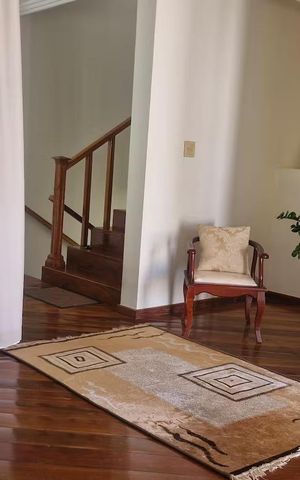 Casa para alugar com 480m², 5 quartos e 5 vagas Casa para alugar com 480m², 5 quartos e 5 vagasSala