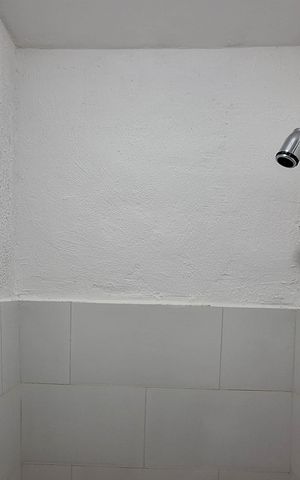 Casa à venda com 241m², 2 quartos e sem vaga Casa à venda com 241m², 2 quartos e sem vagaBanheiro Social