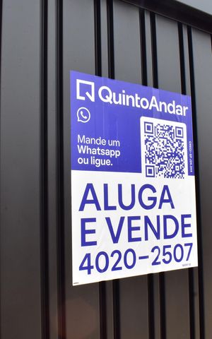 Casa para alugar com 260m², 4 quartos e 4 vagasFachada