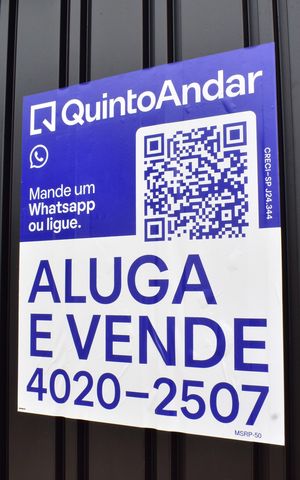 Casa para alugar com 260m², 4 quartos e 4 vagasFachada