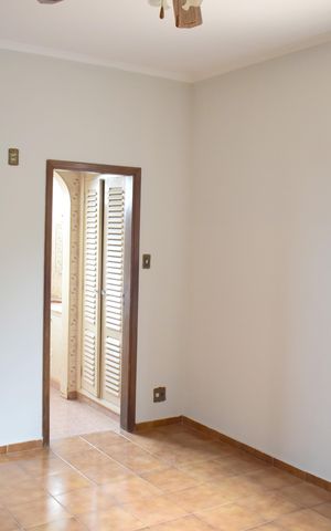 Casa para alugar com 260m², 4 quartos e 4 vagasSuíte