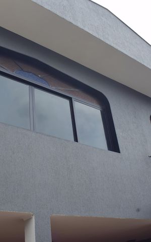 Casa para alugar com 260m², 4 quartos e 4 vagasFachada