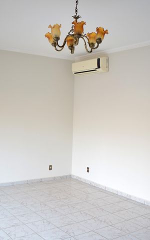 Casa para alugar com 260m², 4 quartos e 4 vagasSala