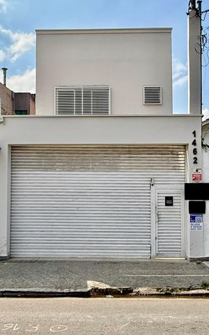 Casa para alugar com 180m², 5 quartos e 2 vagasFachada  