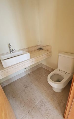 Apartamento à venda com 74m², 2 quartos e 2 vagas Apartamento à venda com 74m², 2 quartos e 2 vagasBanheiro