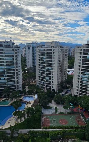 Apartamento à venda com 74m², 2 quartos e 2 vagas Apartamento à venda com 74m², 2 quartos e 2 vagasVista da varanda