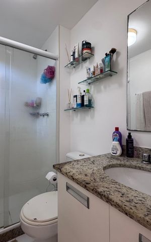 Apartamento à venda com 83m², 3 quartos e 1 vaga Apartamento à venda com 83m², 3 quartos e 1 vagaBanheiro Social