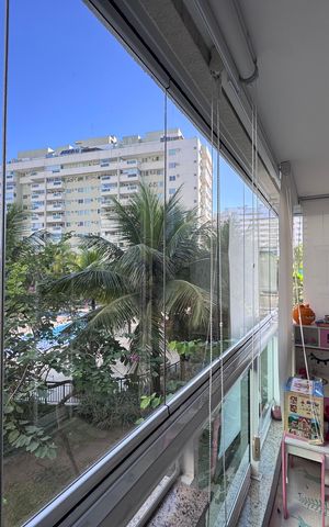 Apartamento à venda com 83m², 3 quartos e 1 vaga Apartamento à venda com 83m², 3 quartos e 1 vagaVaranda