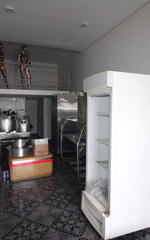 Casa para alugar com 650m², 4 quartos e 4 vagasLoja 2