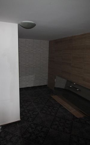 Casa para alugar com 650m², 4 quartos e 4 vagasLoja 1