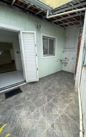 Casa à venda com 85m², 2 quartos e 1 vaga Casa à venda com 85m², 2 quartos e 1 vagaÁrea externa