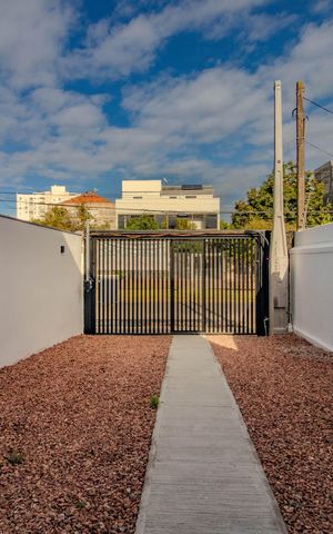 Casa à venda com 132m², 3 quartos e 4 vagas Casa à venda com 132m², 3 quartos e 4 vagasGaragem