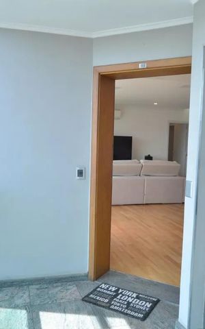 Apartamento à venda com 191m², 4 quartos e 3 vagas