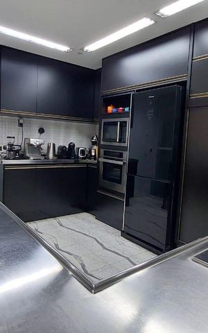 Apartamento à venda com 191m², 4 quartos e 3 vagas