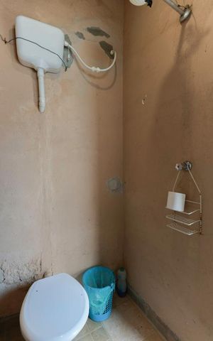 Casa à venda com 254m², 2 quartos e 3 vagas Casa à venda com 254m², 2 quartos e 3 vagasBanheiro de serviço