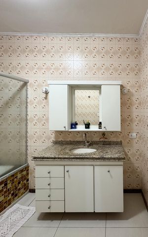Casa à venda com 223m², 3 quartos e 2 vagasBanheiro - Suíte 