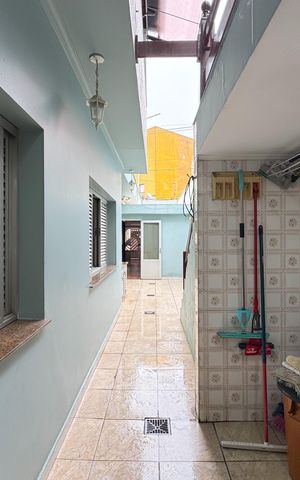 Casa à venda com 223m², 3 quartos e 2 vagasQuintal 