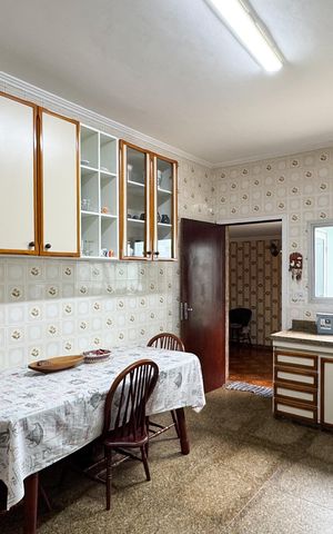 Casa à venda com 223m², 3 quartos e 2 vagasCozinha 