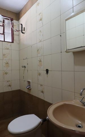 Casa para alugar com 170m², 1 quarto e 6 vagasBanheiro