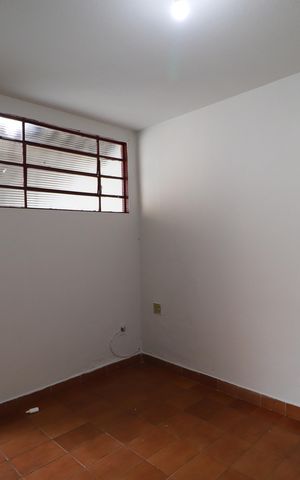 Casa para alugar com 170m², 1 quarto e 6 vagasSala