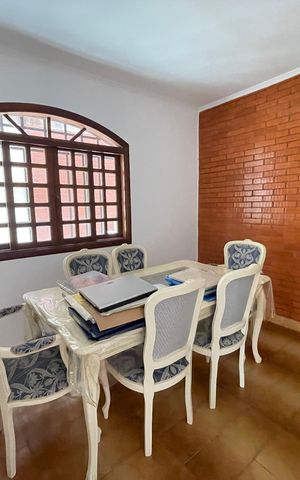 Casa à venda com 272m², 4 quartos e 3 vagasSala de jantar 