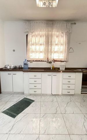Casa à venda com 272m², 4 quartos e 3 vagasCozinha