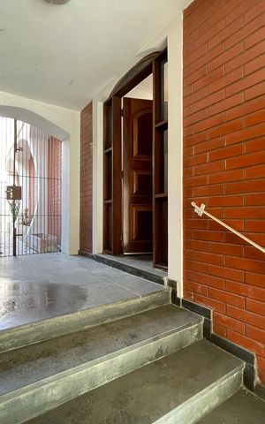 Casa à venda com 272m², 4 quartos e 3 vagasEntrada 