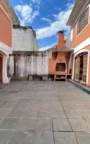 Casa à venda com 272m², 4 quartos e 3 vagasQuintal