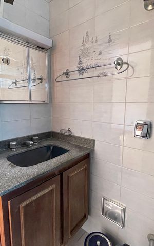 Casa à venda com 272m², 4 quartos e 3 vagasBanheiro 3