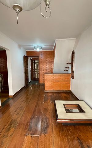 Casa à venda com 272m², 4 quartos e 3 vagasSala