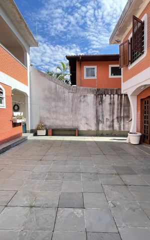 Casa à venda com 272m², 4 quartos e 3 vagasQuintal 