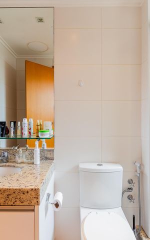 Apartamento à venda com 82m², 2 quartos e 1 vaga Apartamento à venda com 82m², 2 quartos e 1 vagaBanheiro