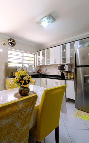 Casa à venda com 138m², 3 quartos e 2 vagasCozinha