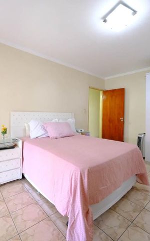 Casa à venda com 138m², 3 quartos e 2 vagasSuíte