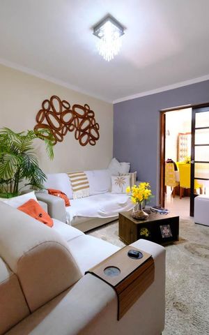 Casa à venda com 138m², 3 quartos e 2 vagasSala