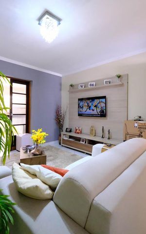 Casa à venda com 138m², 3 quartos e 2 vagasSala
