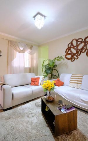 Casa à venda com 138m², 3 quartos e 2 vagasSala